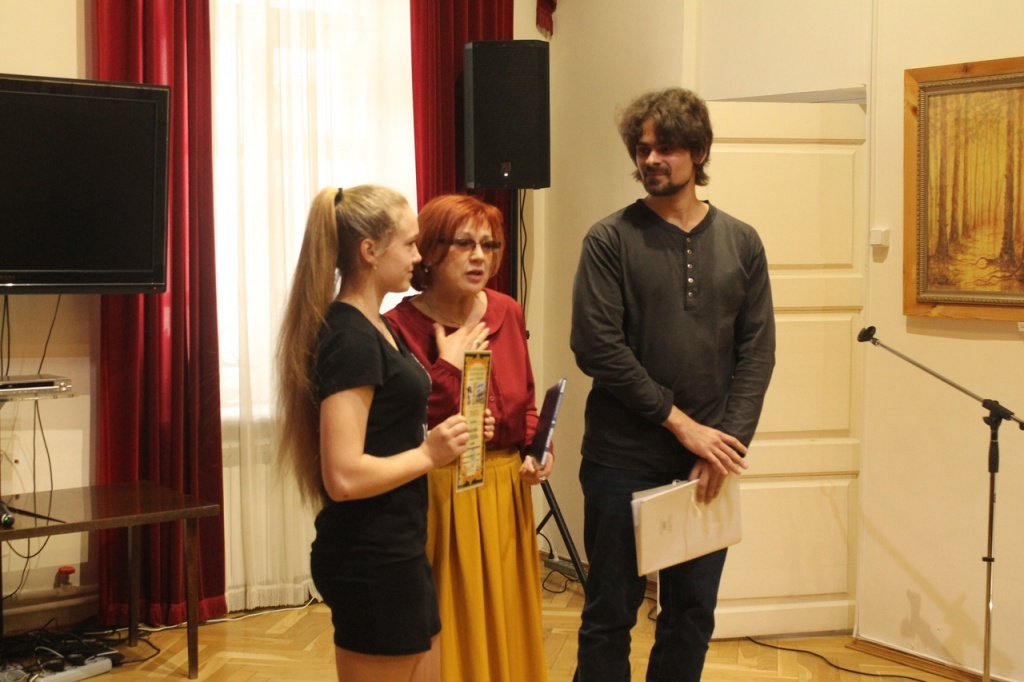 председатель КО РСПЛ Светлана Сидорова, председатель клуба Арктида Станислав Колчин и Анастасия Кузнецова.jpg