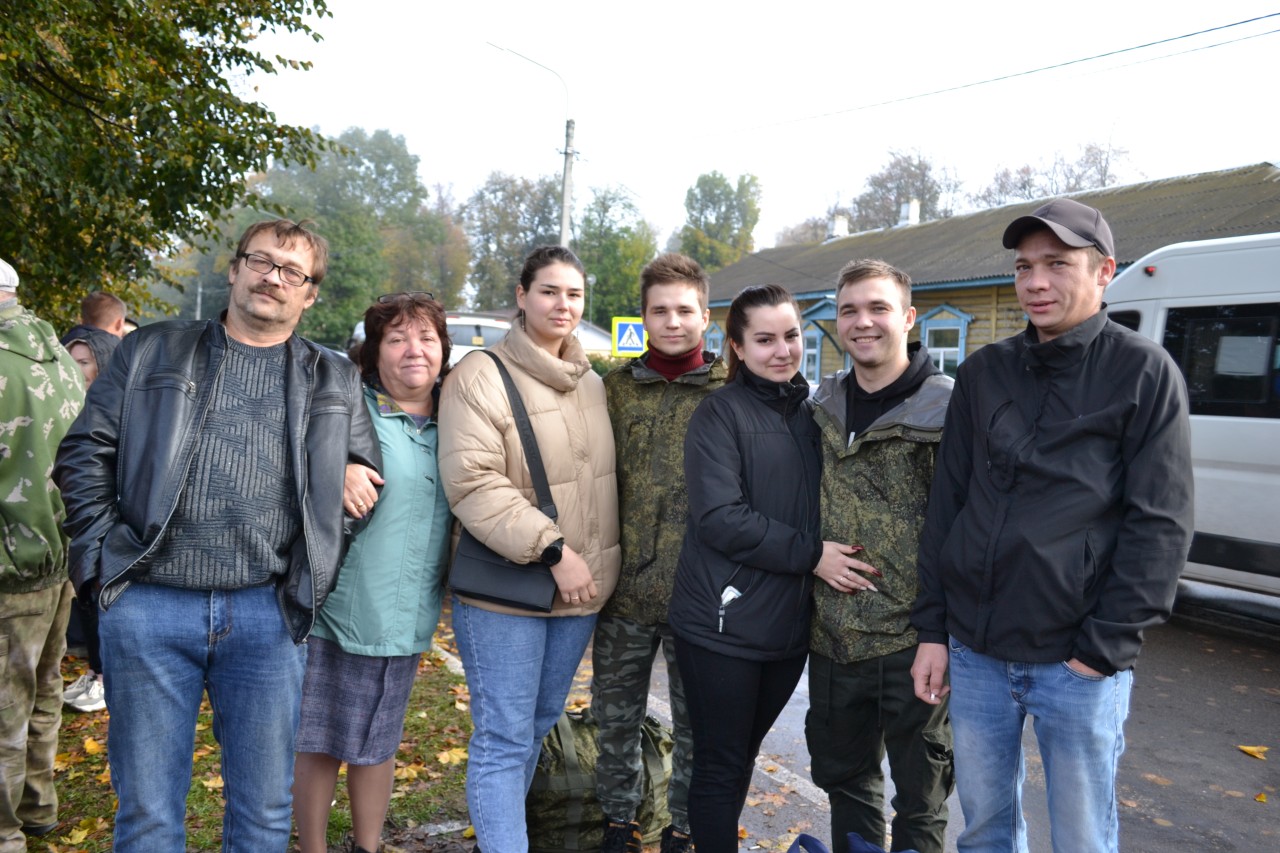 В Козельском ЗАГСе мобилизованного жениха Никиту и его невесту Ульяну расписали в день обращения..jpg