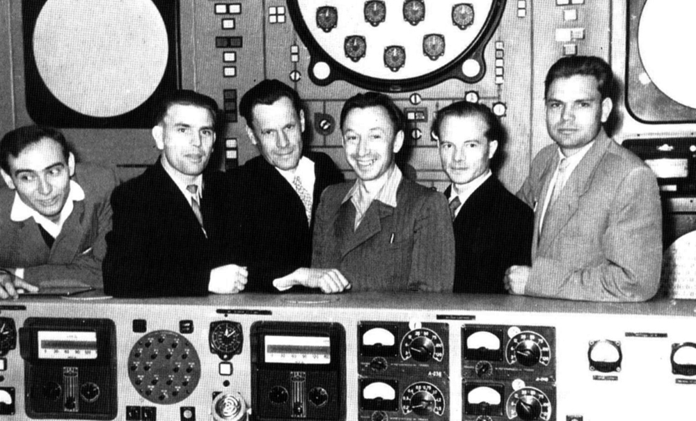 Первая АЭС1 молодые.jpg