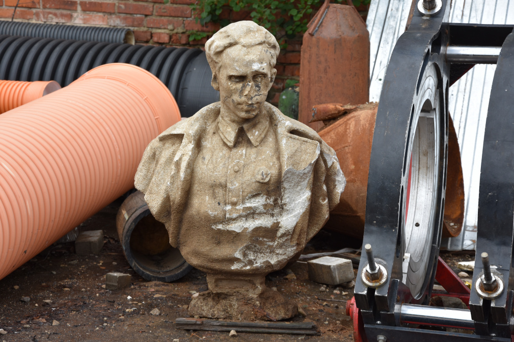 Бюст найденный.jpg