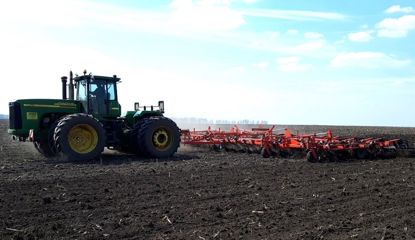 Подготовка почвы под сев в ООО Калужская нива.jpg Подготовка почвы под сев в ООО Калужская нива.jpg