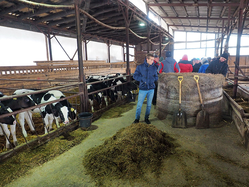 Слушатели Школы фермера в ООО Швейцарское молоко.jpg