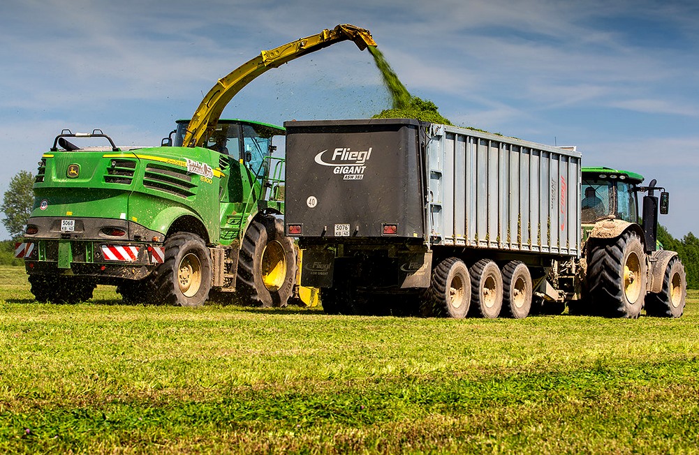 Заготовка кормов в ООО Калужская нива.jpg