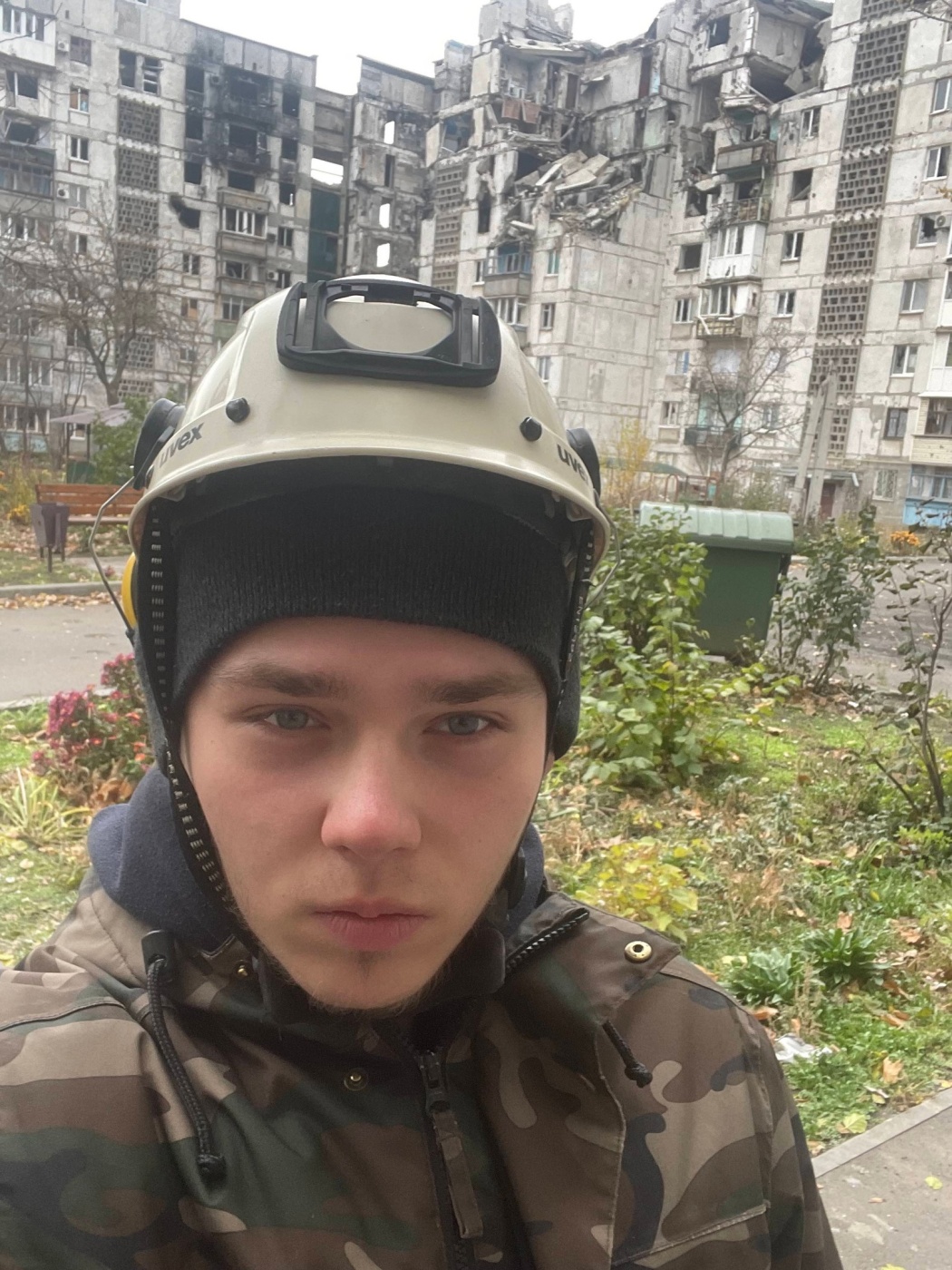 Евгений Вежлев за работой.jpg