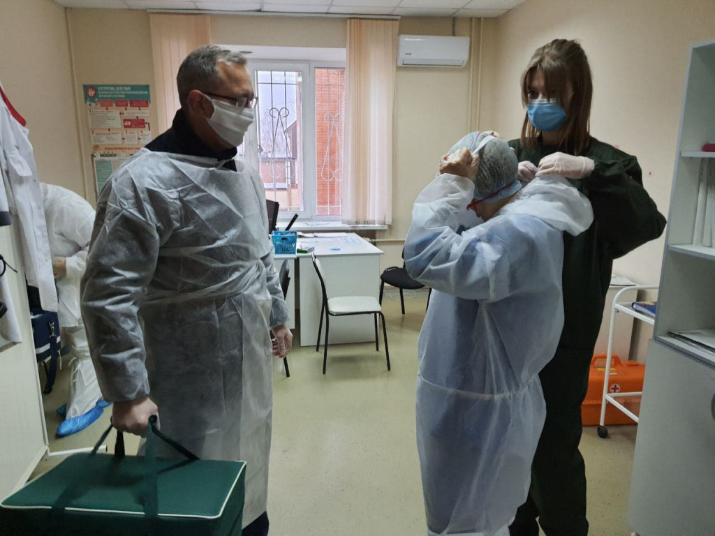 Шапша и медики.jpg Шапша и медики.jpg