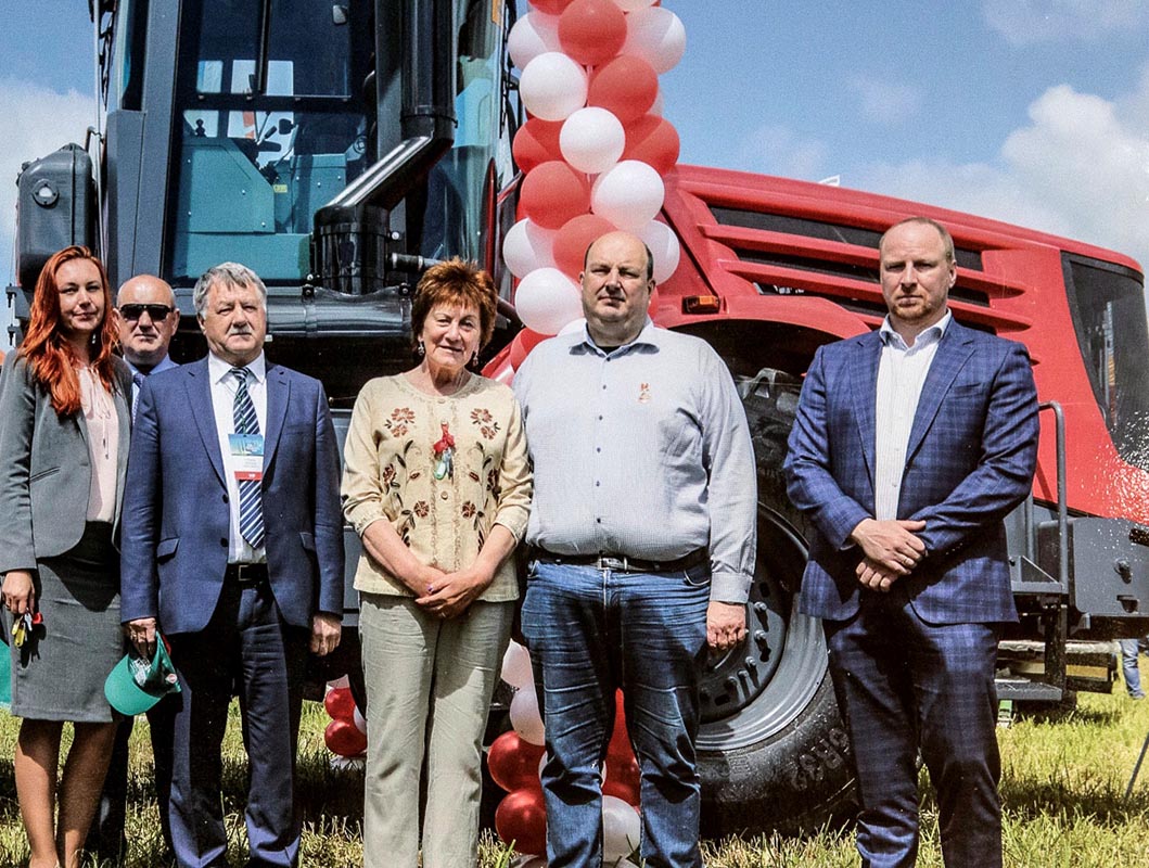 Вилюс Кайкарис и Леонид Громов на дне поля_1.jpg