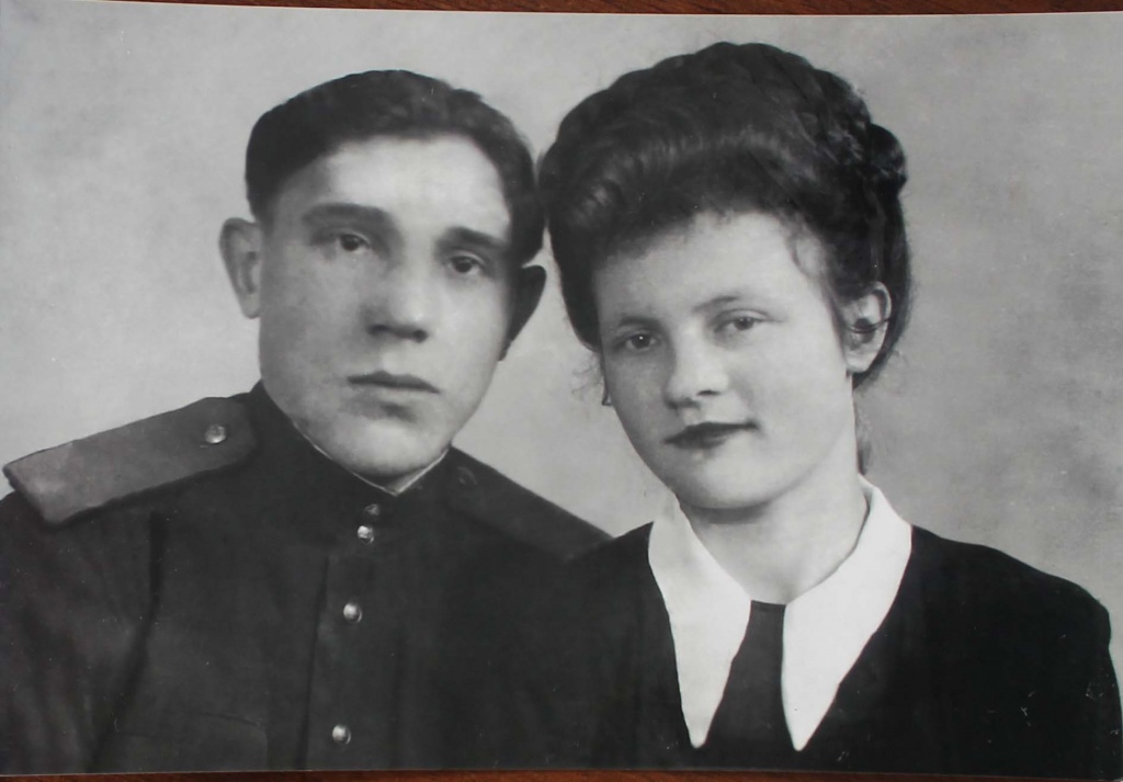 Гоцманова с мужем.jpg