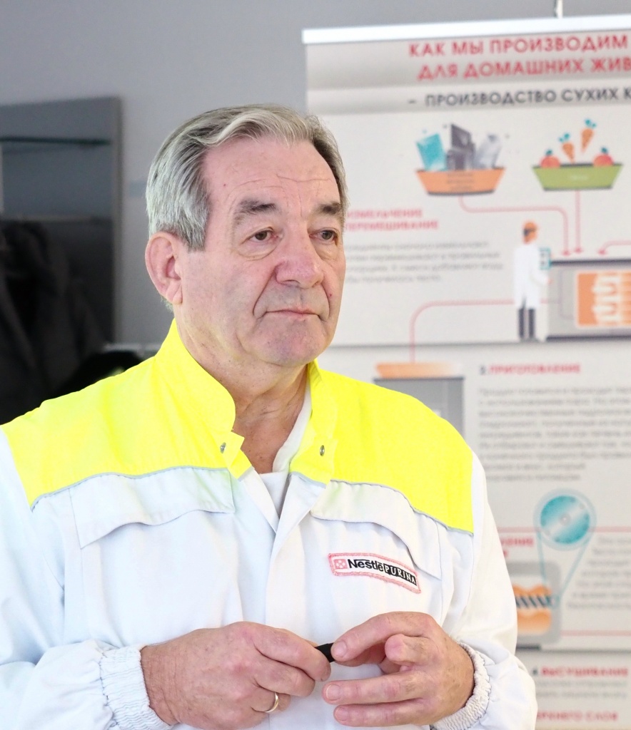 Директор фабрики Андре Анри.JPG