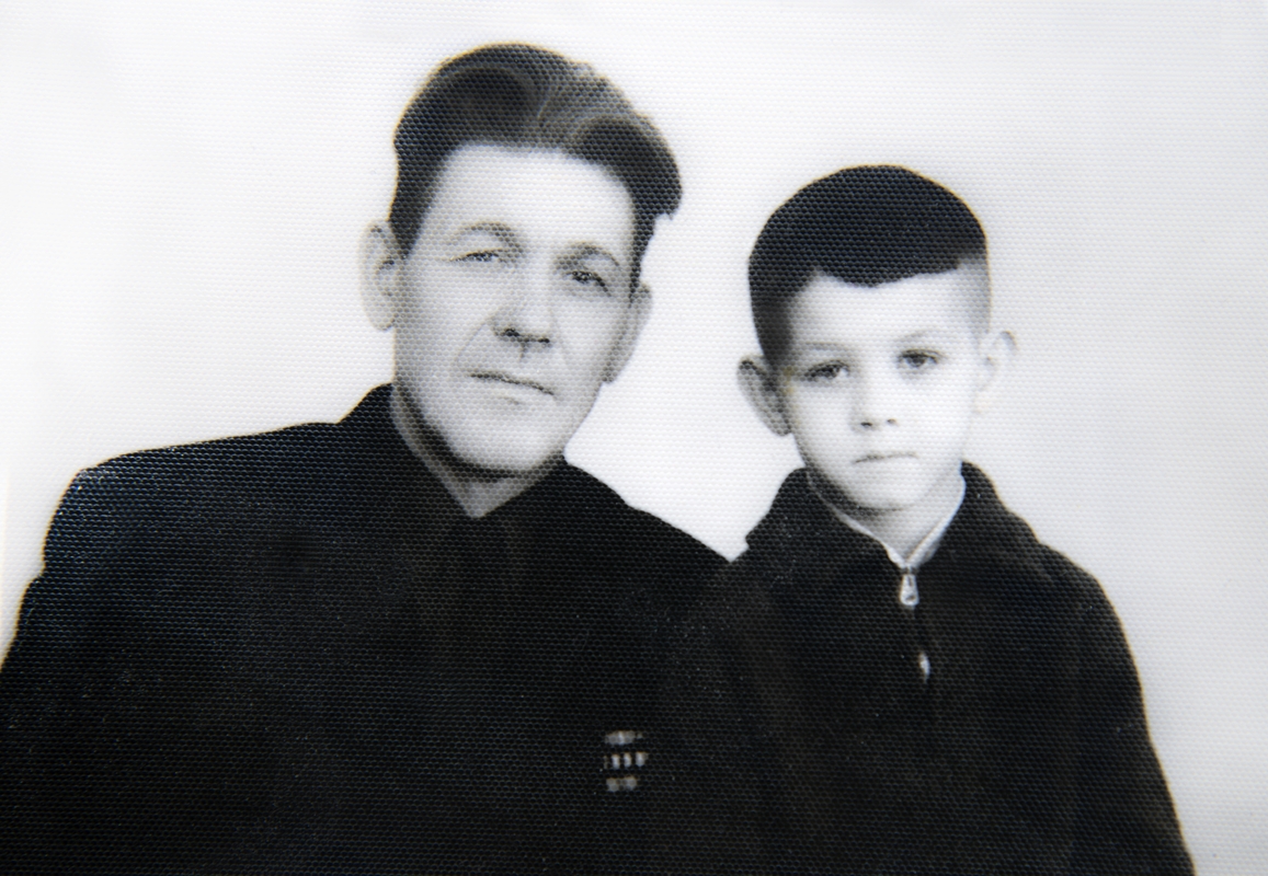 Владимир Вихлянцев с отцом_Фото В Кормильцева_99_1.jpg