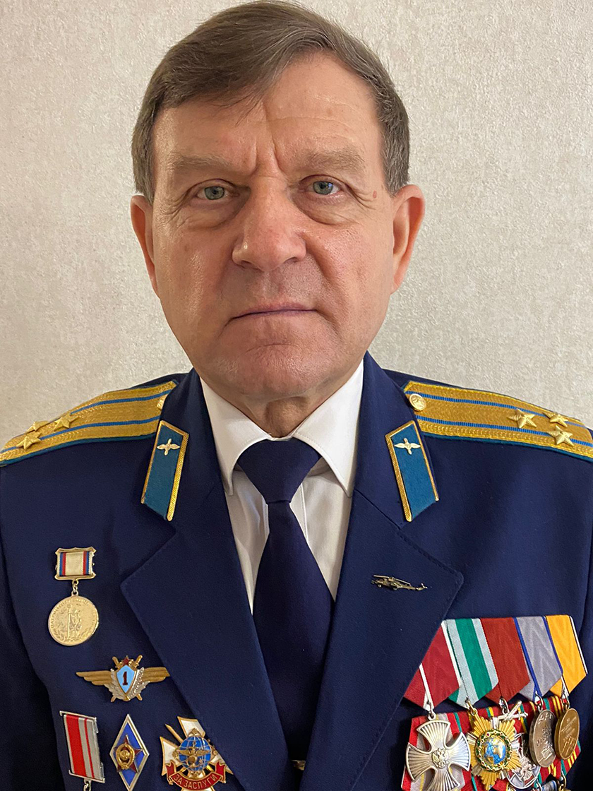 Анатолий Исаченко сайт.jpg