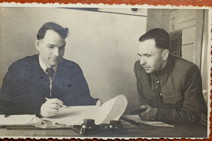 Обсуждение газеты Жуков - справа.JPG