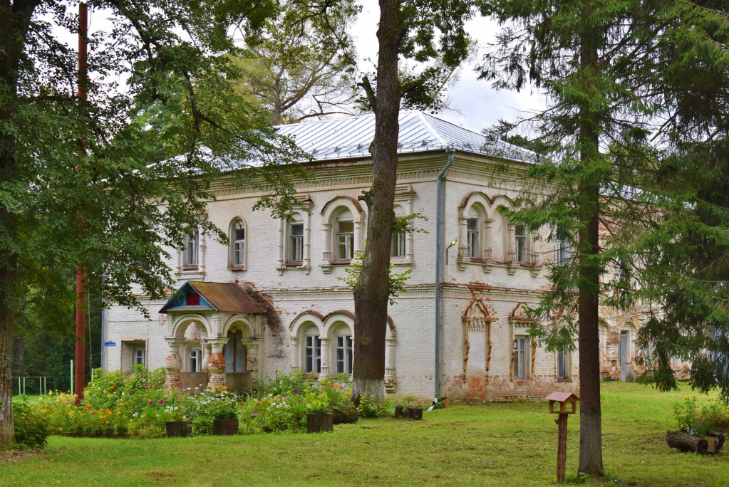 школа в господском доме.JPG