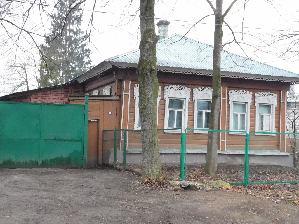 Старый дом в Полотняном Заводе в котором скоро будет музей.JPG