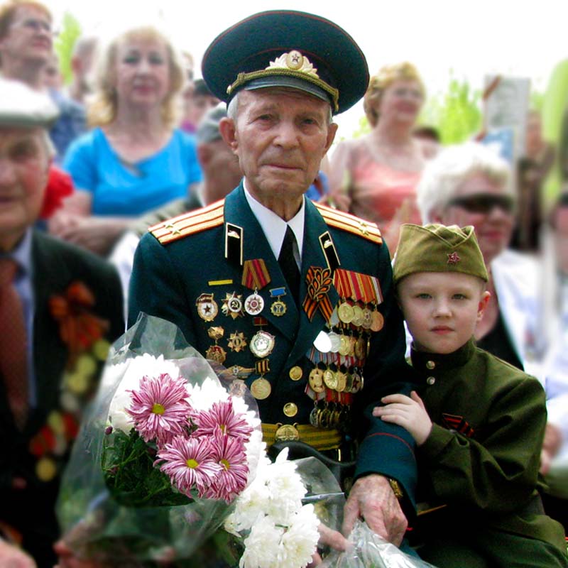 Филипенков с внуком. 9 мая 2016 г._1.jpg