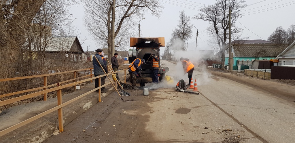 ранний ямочный ремонт.jpg