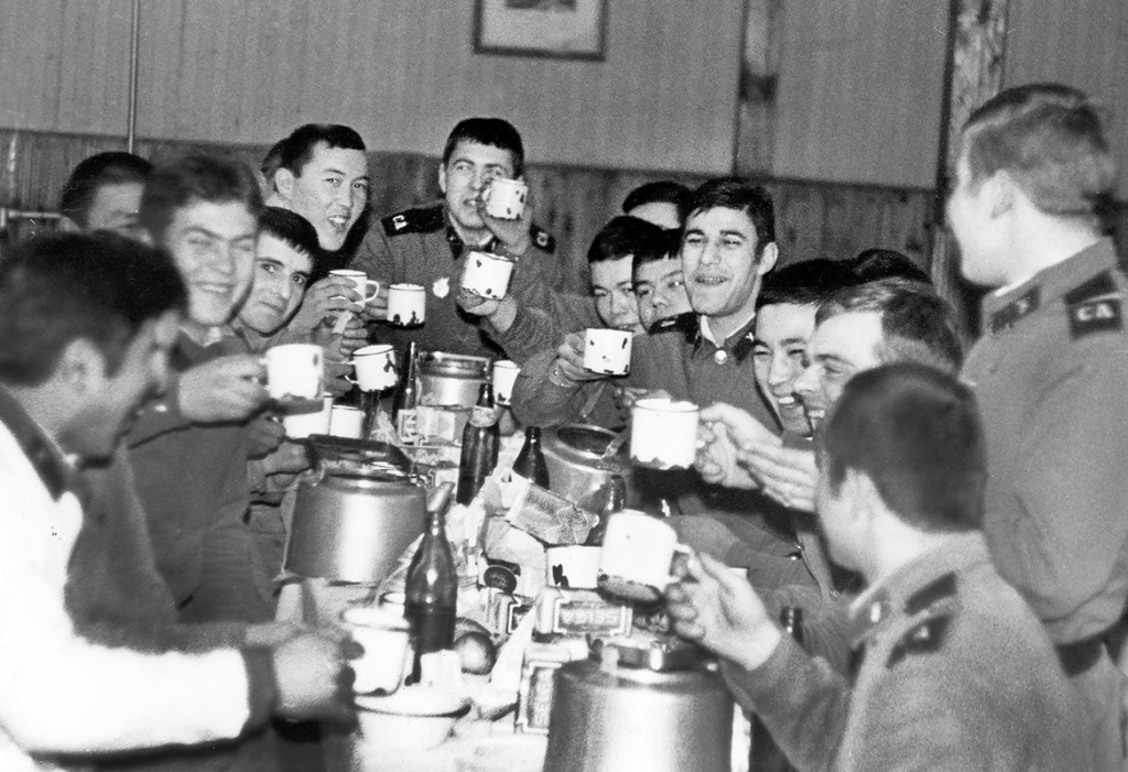 4_31 декабря 1981 года - единственный день, когда старшина отменил отбой в казарме_1.jpg