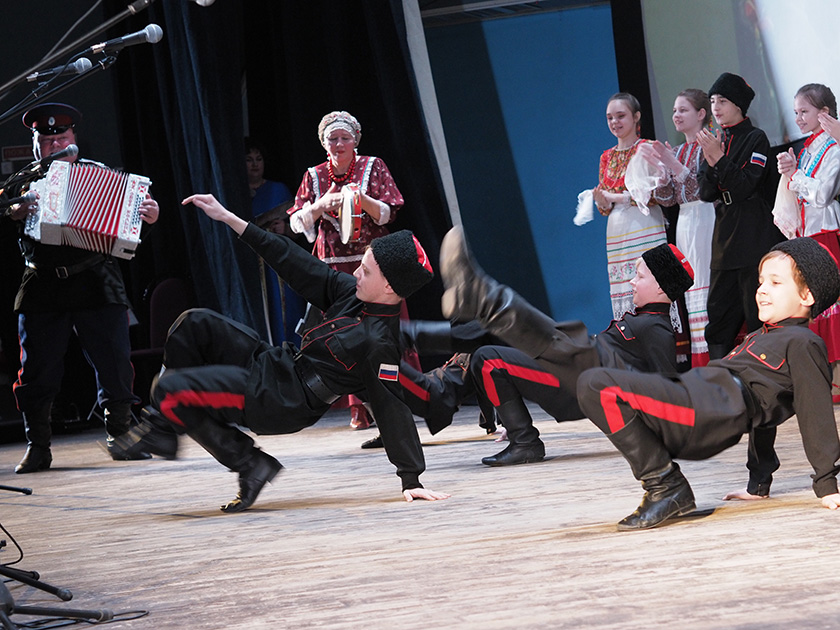 Ансамбль Луговое кольцо Товарково.JPG