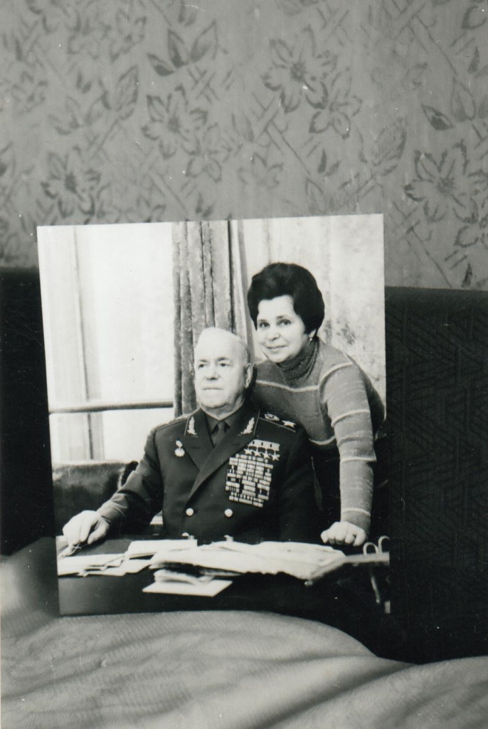 Жуков с женой.jpg