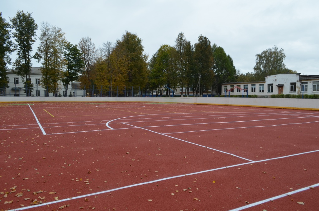 Спортивная площадка около СК Олимпионик.JPG