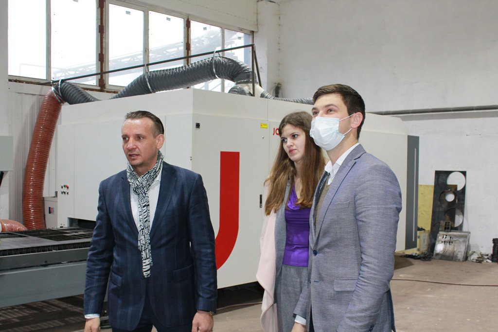 Руководство Базис Холдинг регулярно обновляет материально-техническую базу предприятия.JPG