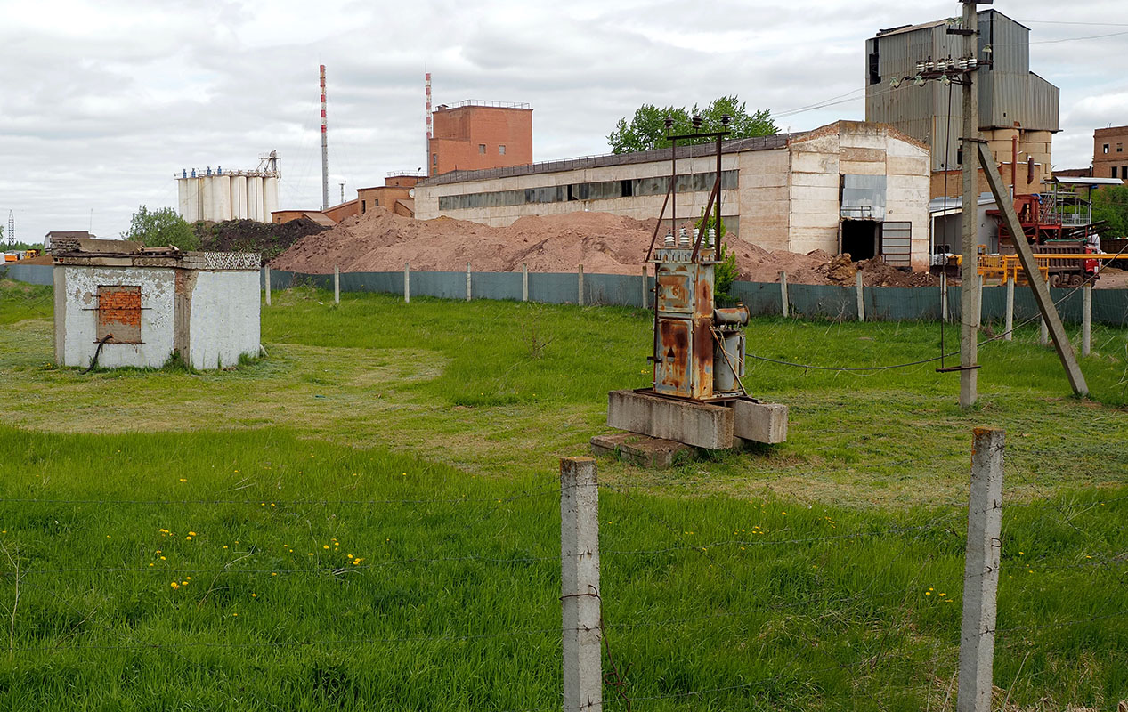 Промышленные отходы в санитарной зоне скважины № 7.jpg