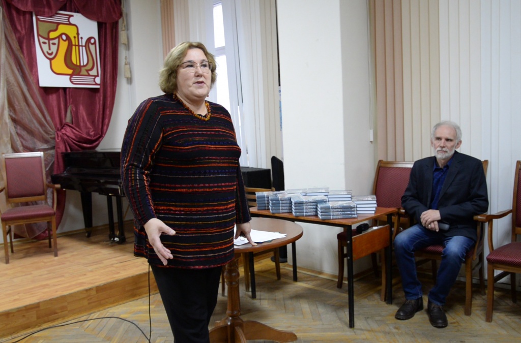 Марина Аржанкова на презентации литературного альманаха.jpg