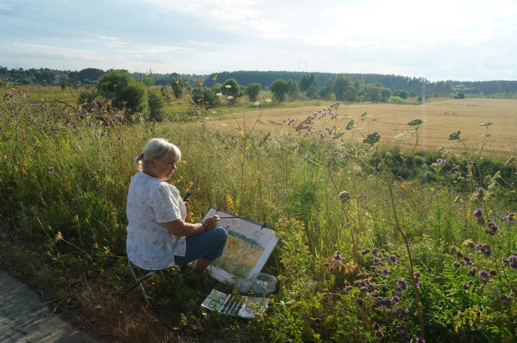И.Помелова за работой.jpg