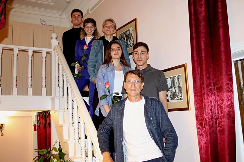 Владимир Хрущев покинул пост главного режиссера Калужского областного драматического театра. 108165409_2851767834934041_2062295235079602860_o.jpg