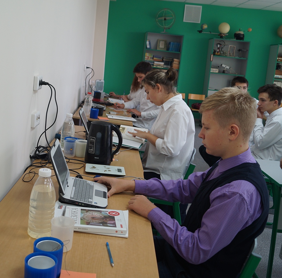 В кабинете физики (Новослободск)1.jpg