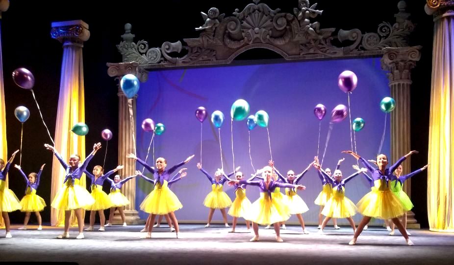 Выступает ансамбль Образ.jpg