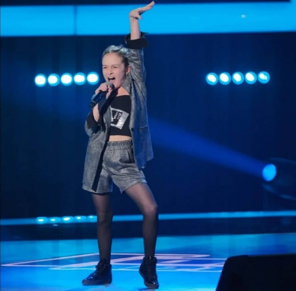 На сцене во время слепых прослушиваний.jpeg