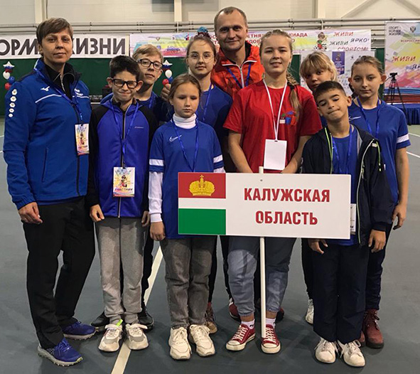 Йошкар-Ола. Спортсмены школы-интерната с тренерами Русланой Кучер и Александром Фролковым.jpg