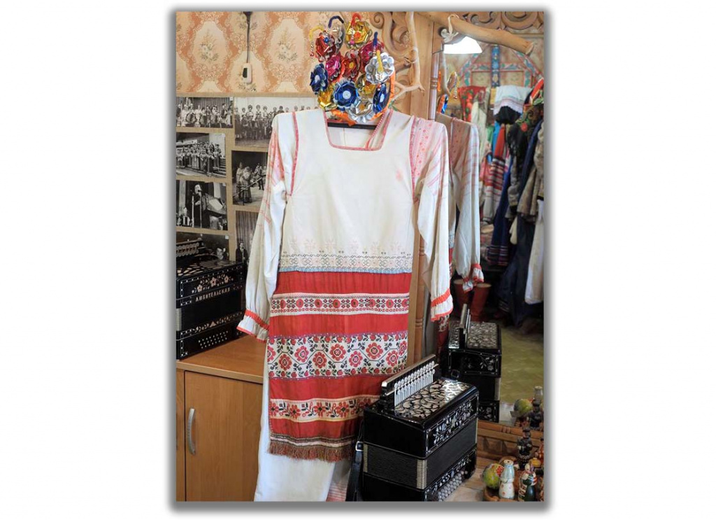 Гремячевский хор вышивка.jpg