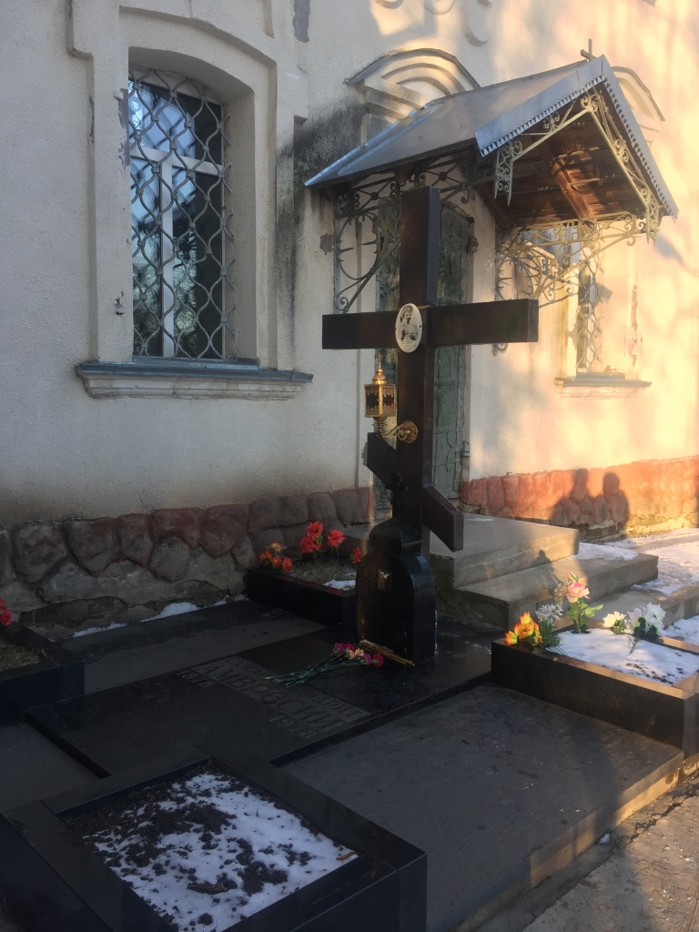 Могила Амвросия Балабановского.JPG