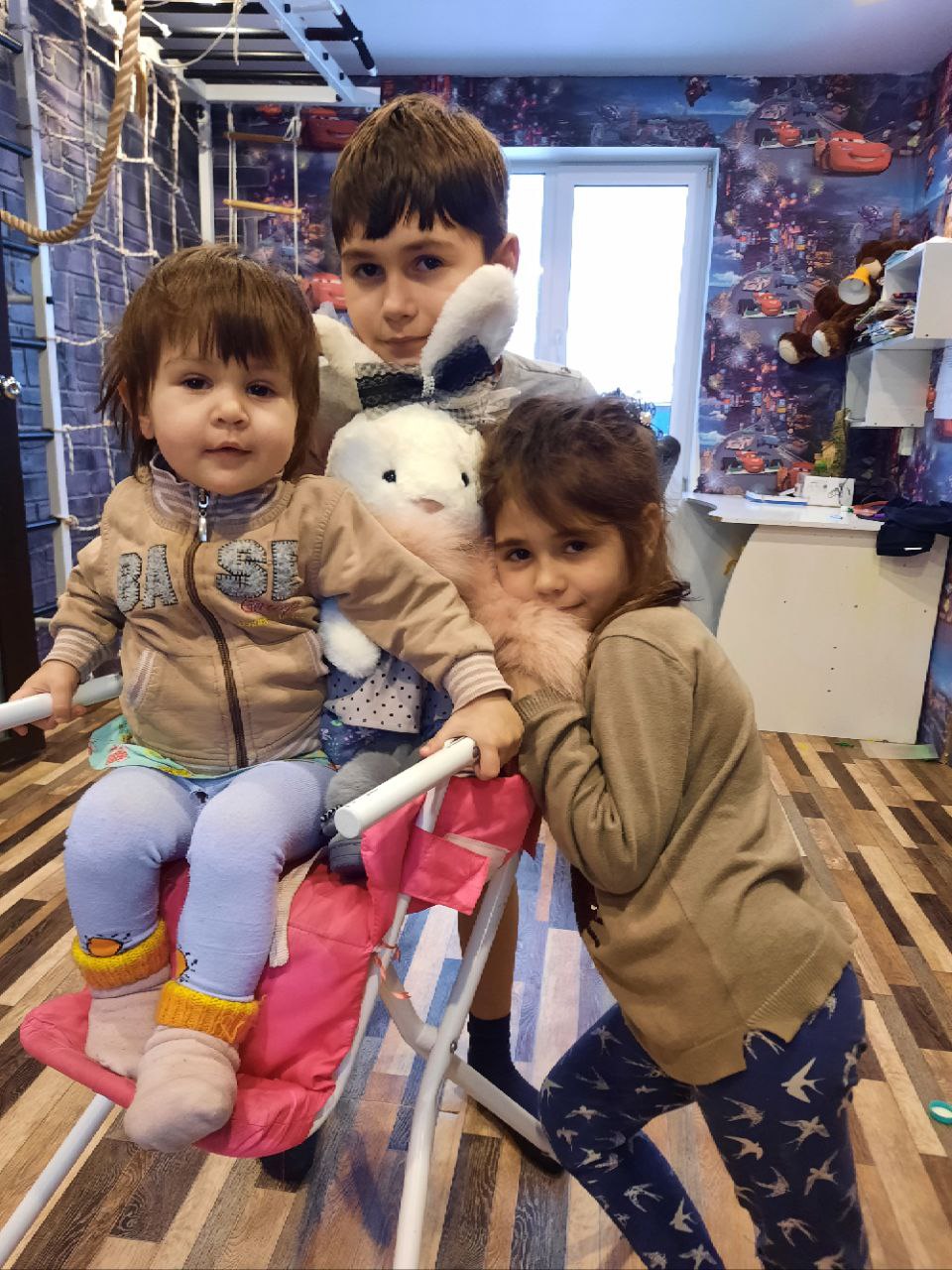 Дети Ксении слева направо Кира, Роман, Вера.jpg