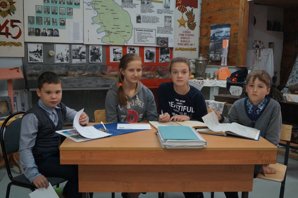 актив музея за работой.JPG