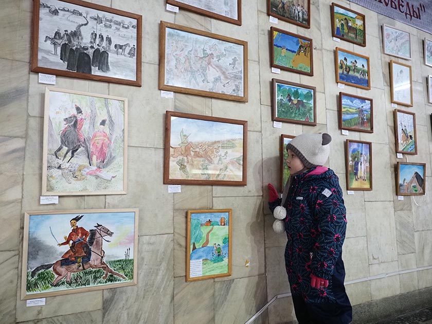 Выставка рисунков на темы казачества.jpg