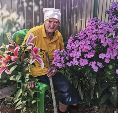 среди любимых цветов.jpg