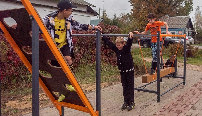В сквере поселка Мятлево установили спортивную площадку