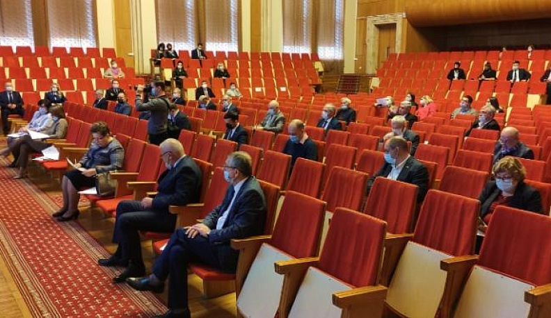 Председателем постоянной комиссии областного парламента по здравоохранению утверждена Елена Алёшина