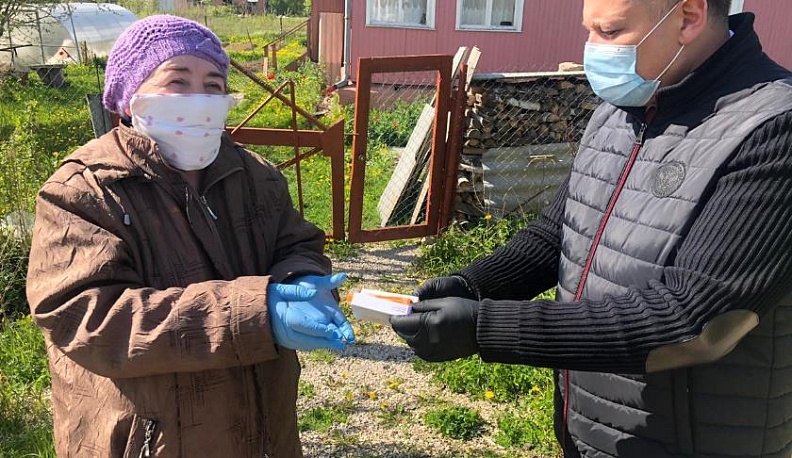 Сослан Такаев презентовал фильм о ветеранах и помог пенсионерке с лекарствами