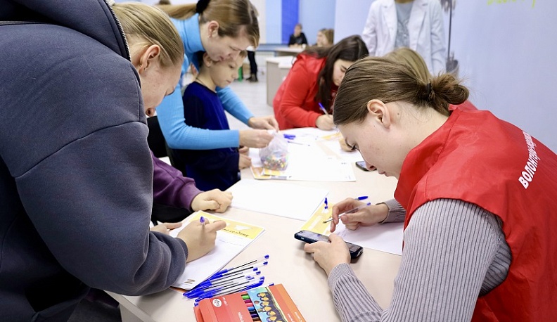 Калужские школьники написали письма и собрали аптечки для участников СВО