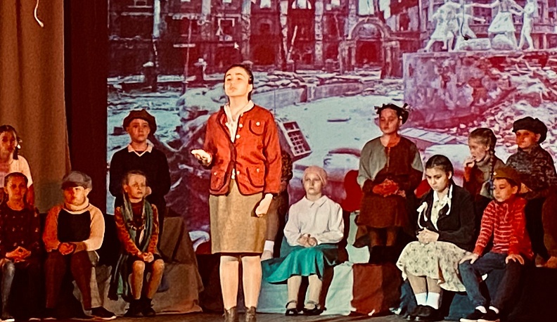 Юные театралы из Людинова рассказали о детях военной поры