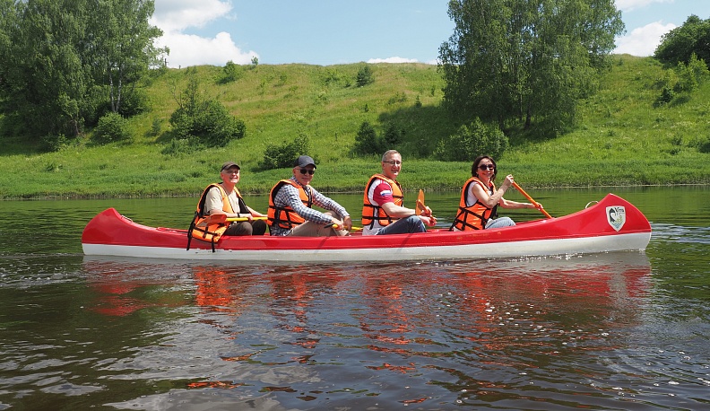 Синее на зелёном