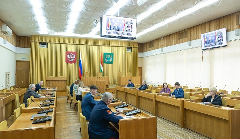 Владислав Шапша поручил начать подготовку к новому отопительному сезону 2026 года 