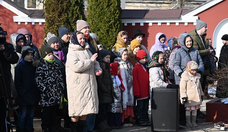 В Калуге начали отмечать Масленицу