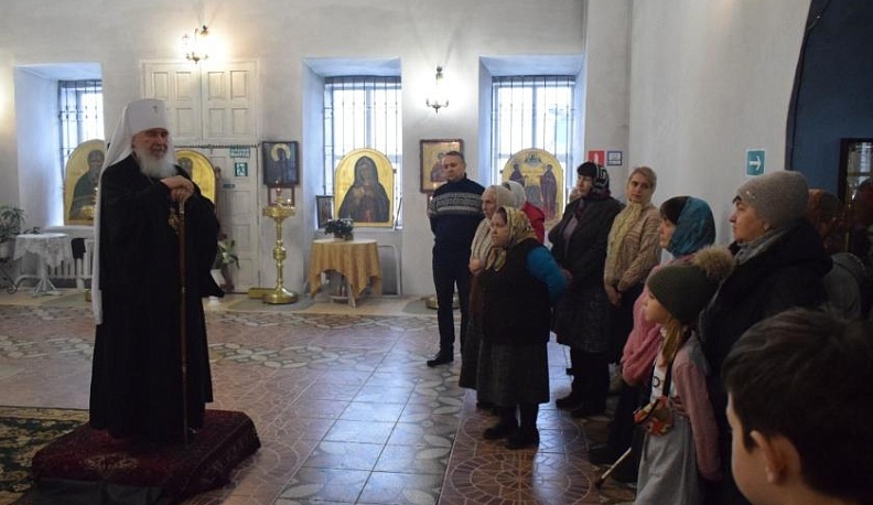 Митрополит Климент помолился в кондровском храме о прекращении пандемии