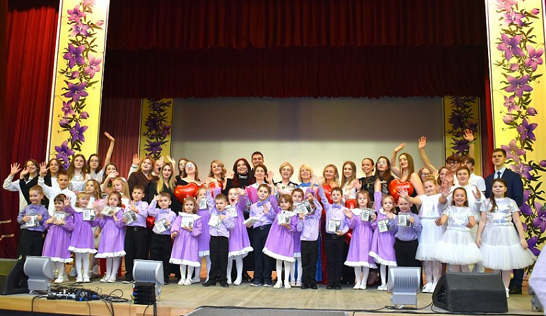 В Кирове 24 года звенит «Колокольчик»