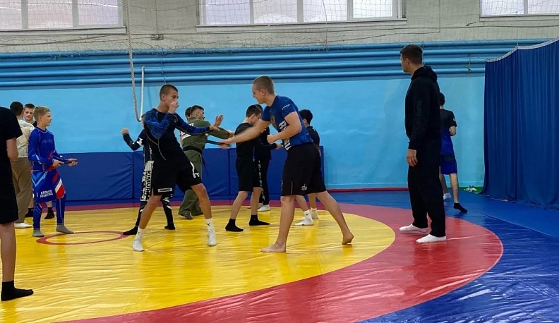 В Людинове для юных борцов провели мастер-класс по рукопашному бою