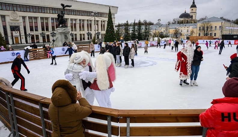 Калужане снова смогут покататься на бесплатном катке на Старом Торге